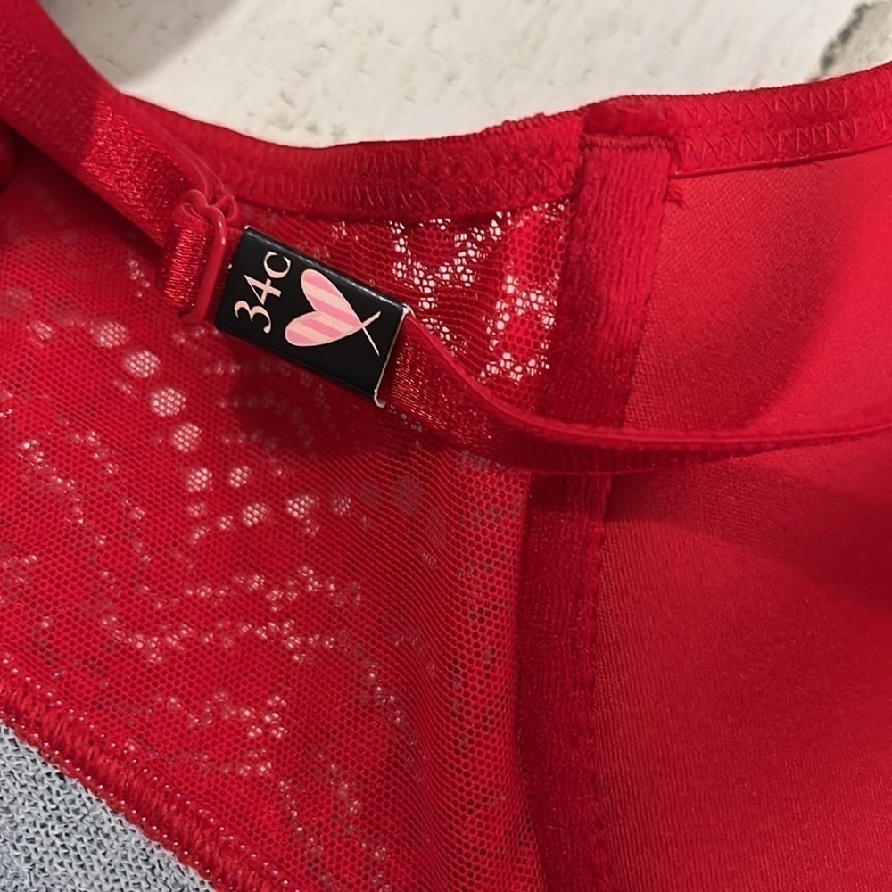 Victoria’s Secret Lightly Lined t-shirt red lace bra Size 34C - Picture 9 of 9